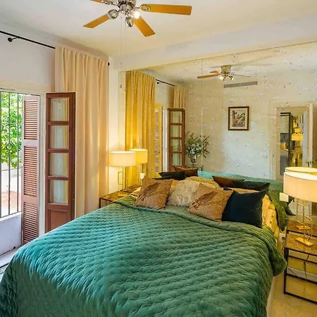 Apartment Luxury Near Puente Romano, Always Heated Pool 5*