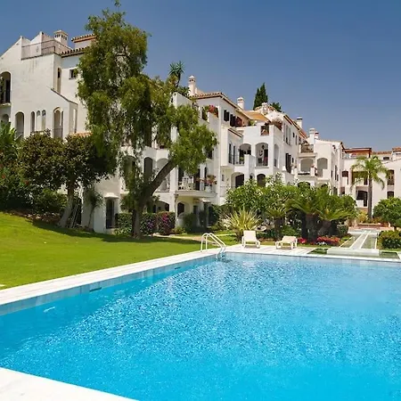 Luxury Near Puente Romano, Always Heated Pool 5* Apartment