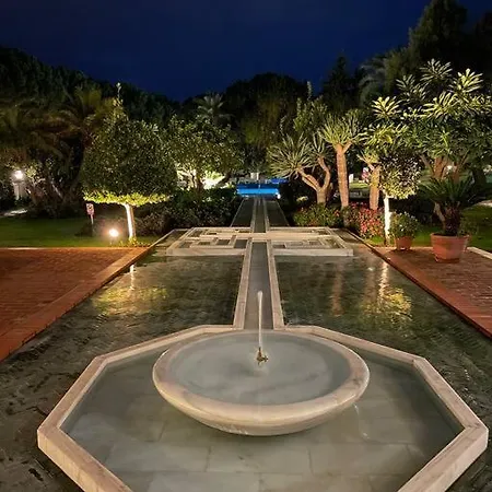 Apartment Luxury Near Puente Romano, Always Heated Pool 5*