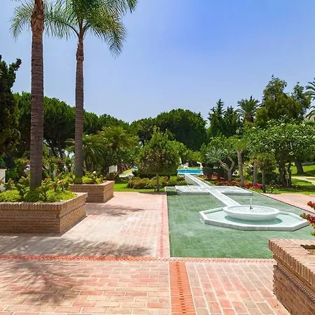 Luxury Near Puente Romano, Always Heated Pool 5* * Marbella